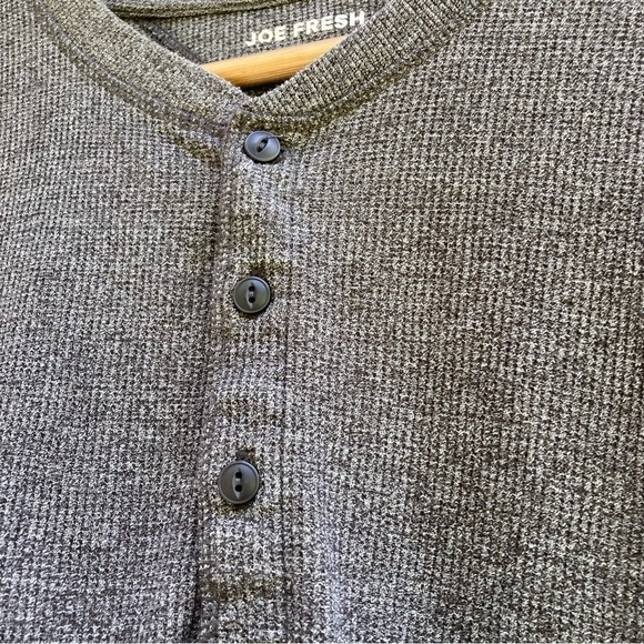 Joe Fresh gray thermal shirt, size large - Picture 2 of 7
